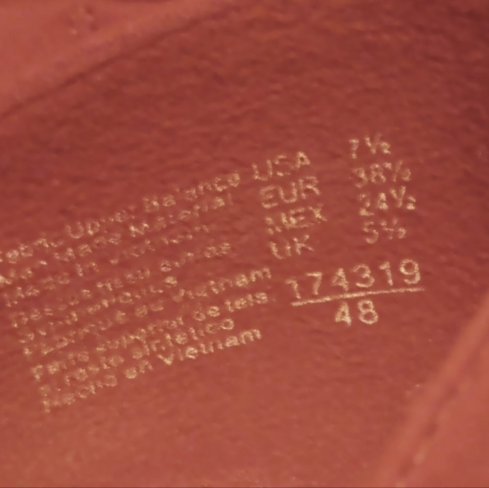 Red Wedges - Picture 2 of 7